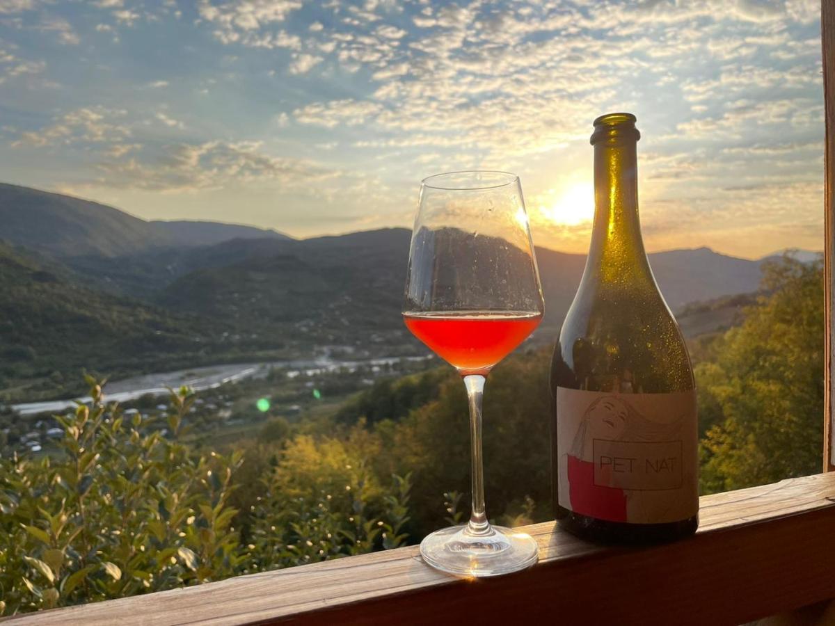 Sadmeli Winery Hotel Ambrolauri Bagian luar foto
