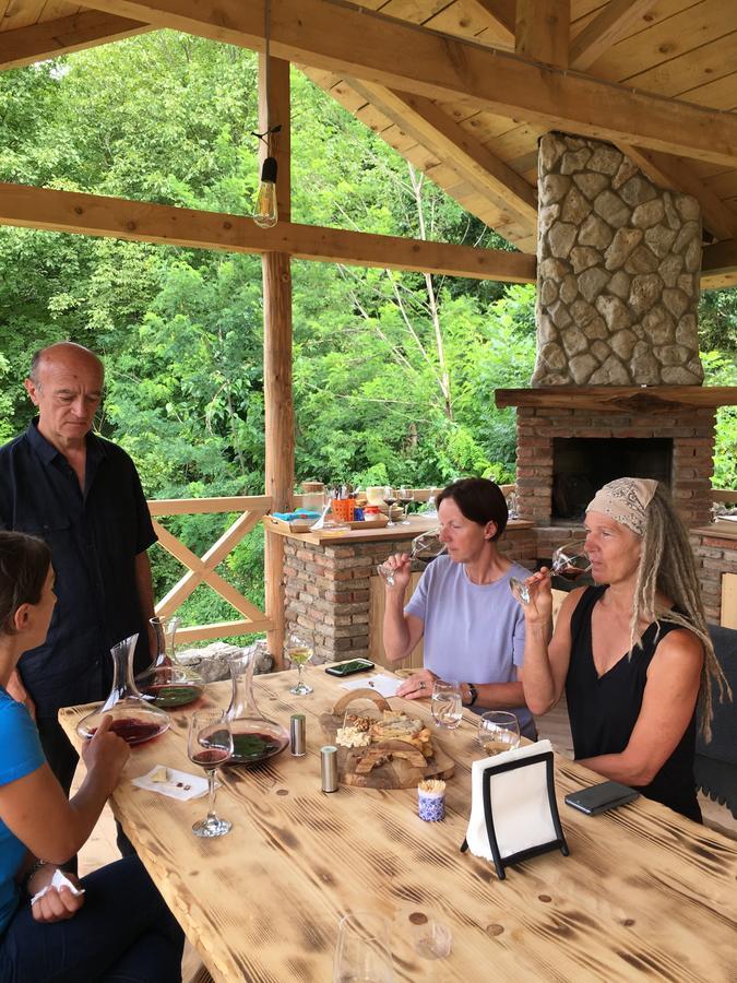 Sadmeli Winery Hotel Ambrolauri Bagian luar foto