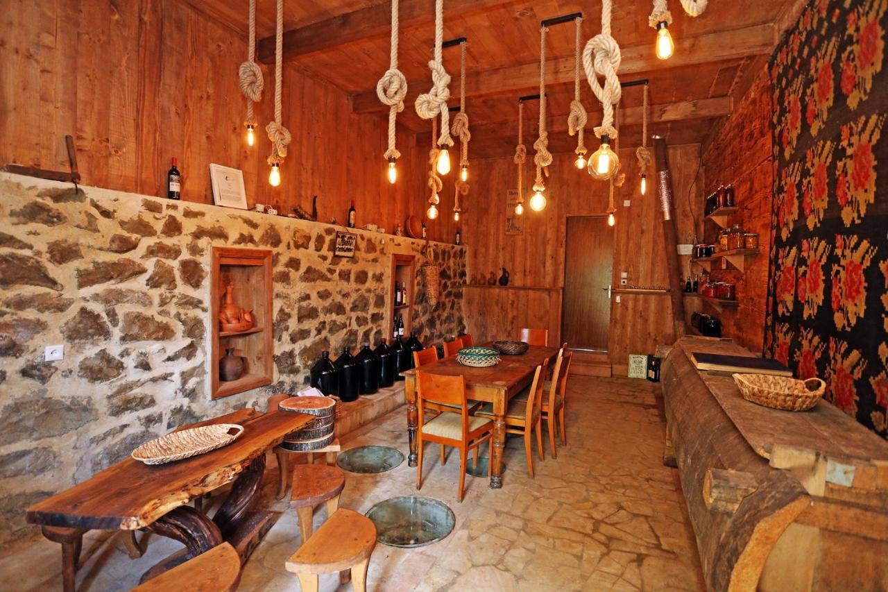 Sadmeli Winery Hotel Ambrolauri Bagian luar foto